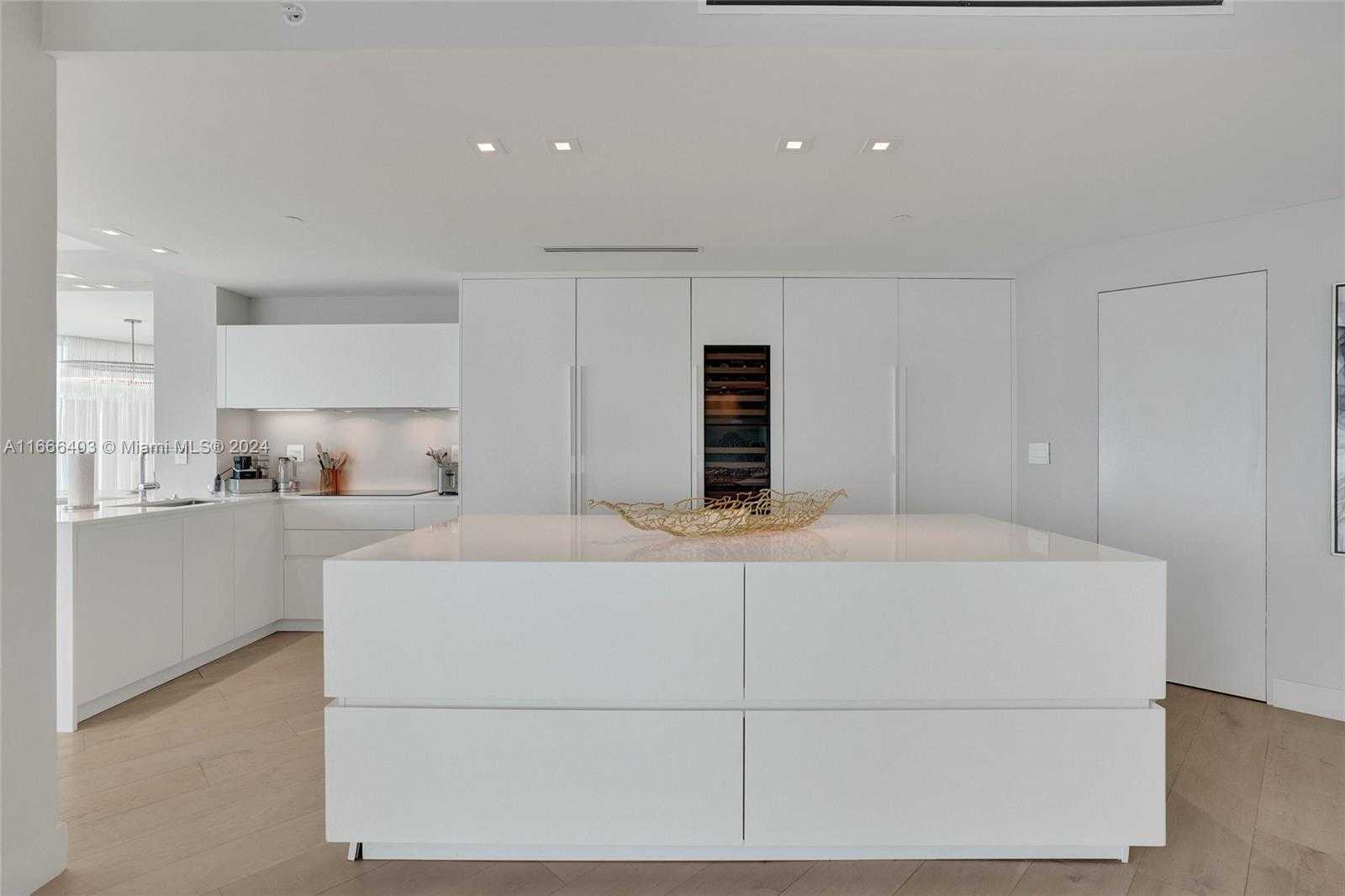 Small Image of 2711 SOUTH OCEAN DR #2102, Hollywood Number 12