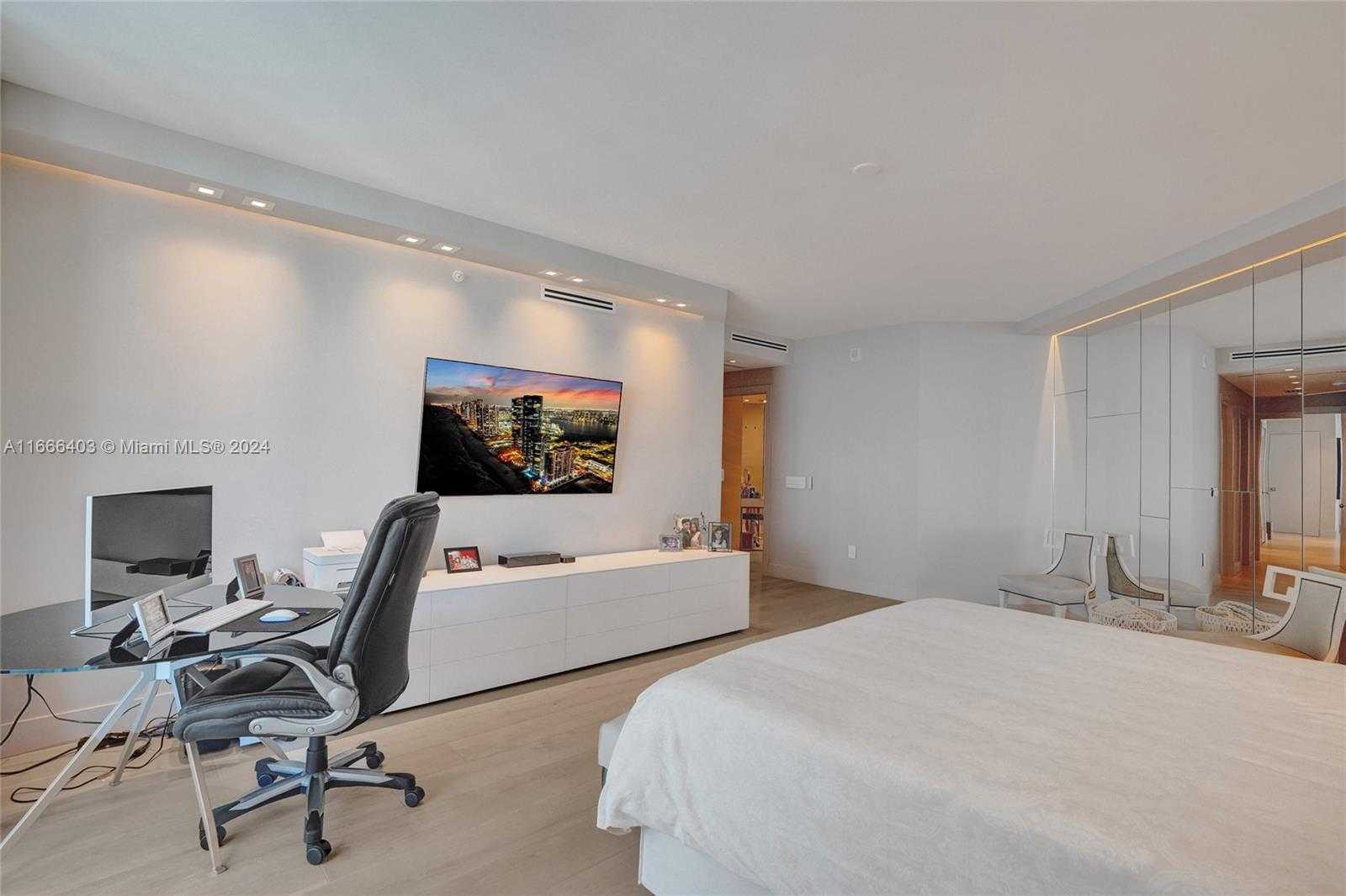 Small Image of 2711 SOUTH OCEAN DR #2102, Hollywood Number 22