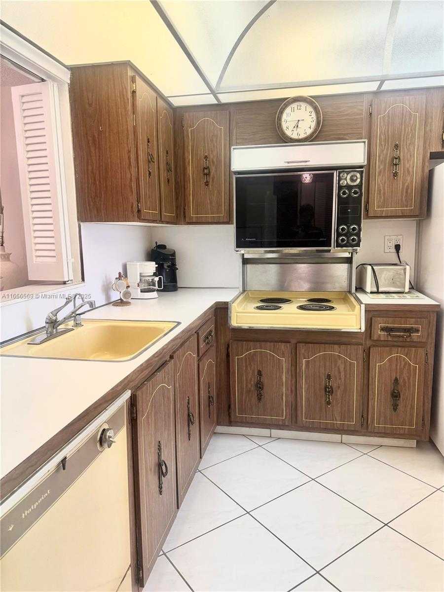 Small Image of 3600 NORTH EAST 170 ST #D-303, North Miami Beach Number 14
