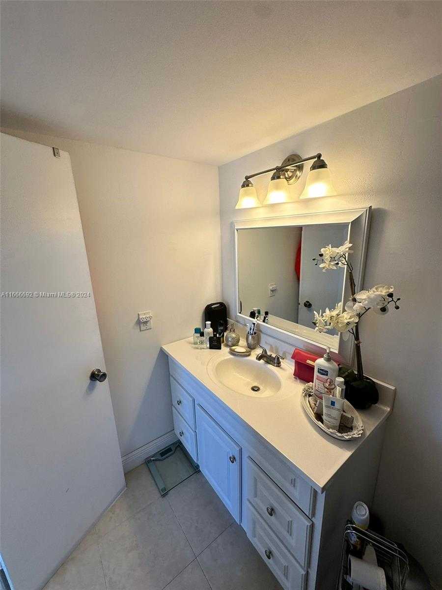 Small Image of 2201 SOUTH OCEAN DR #904, Hollywood Number 13