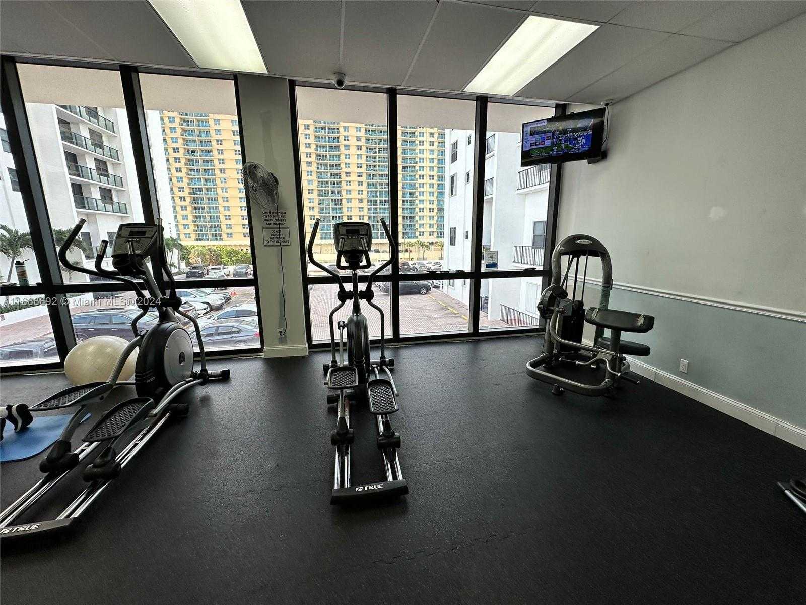Small Image of 2201 SOUTH OCEAN DR #904, Hollywood Number 40