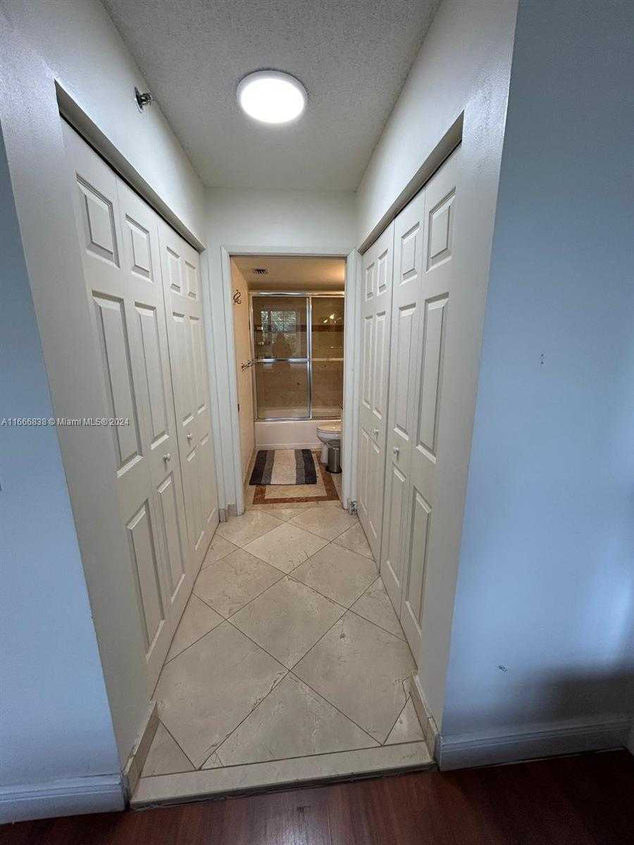 Small Image of 19877 EAST COUNTRY CLUB DR #3603, Aventura Number 14