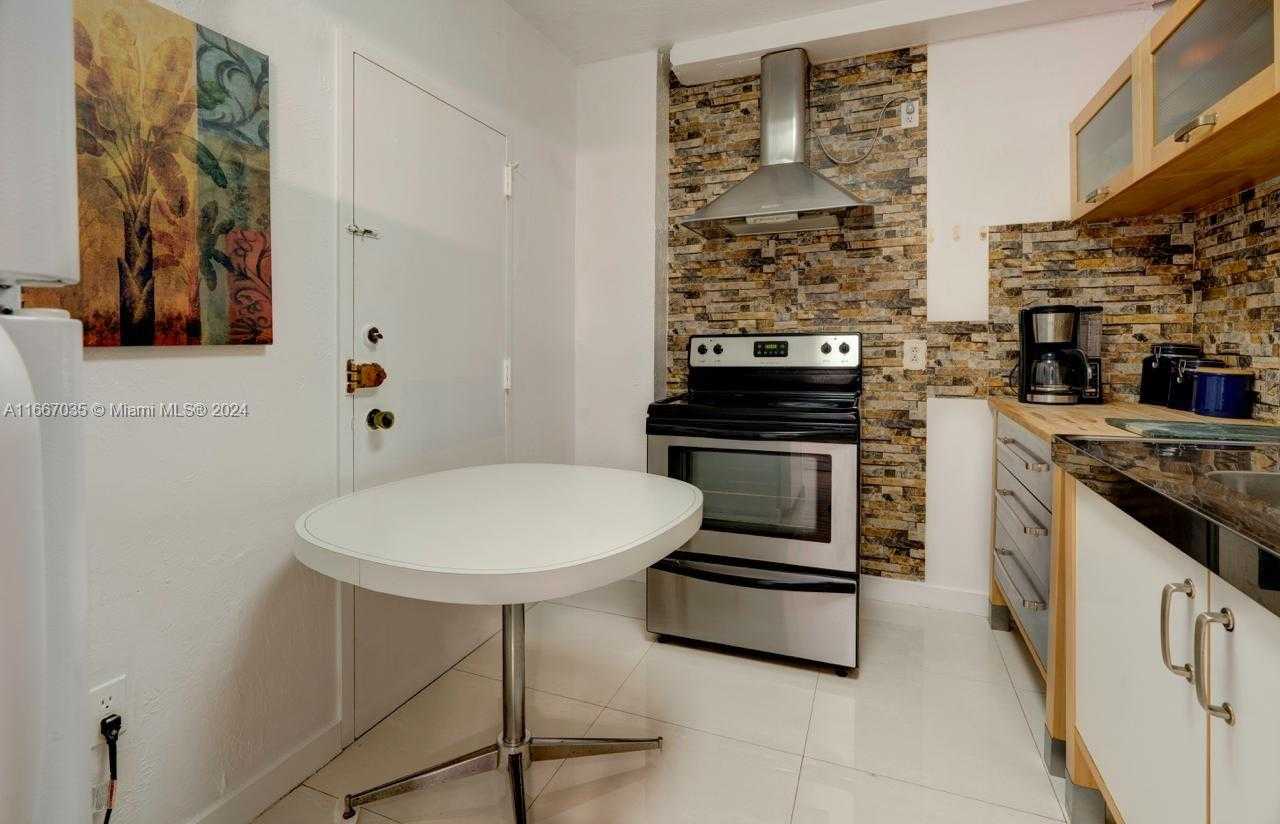 Small Image of 1965 SOUTH OCEAN DR #11P, Hallandale Beach Number 19