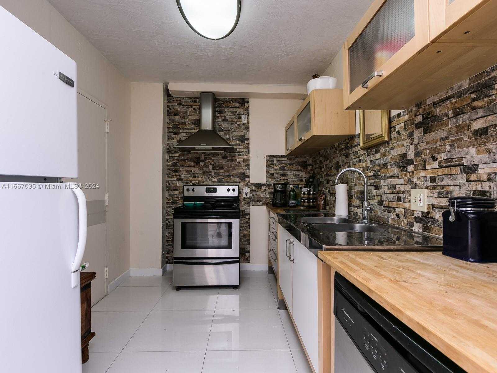 Small Image of 1965 SOUTH OCEAN DR #11P, Hallandale Beach Number 32