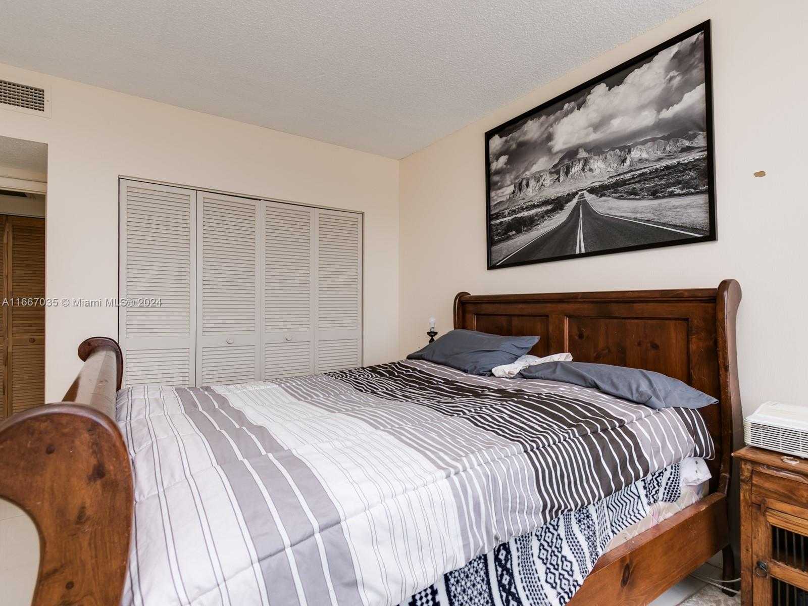 Small Image of 1965 SOUTH OCEAN DR #11P, Hallandale Beach Number 38