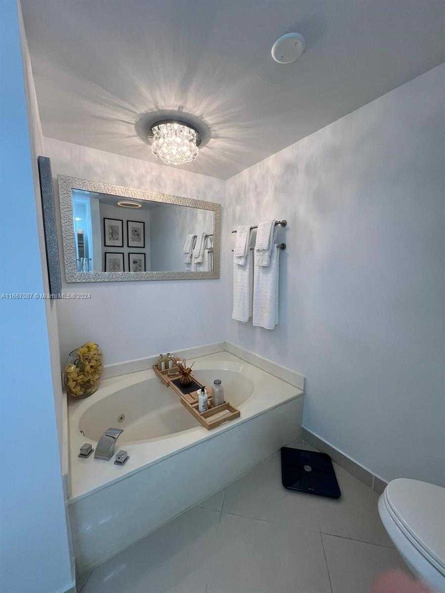 Small Image of 3610 YACHT CLUB DR #912, Aventura Number 15