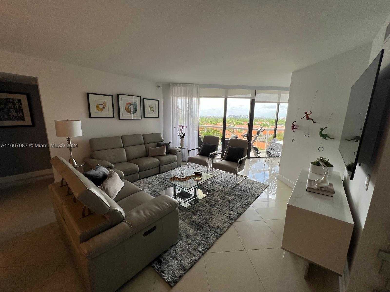 Small Image of 3610 YACHT CLUB DR #912, Aventura Number 4