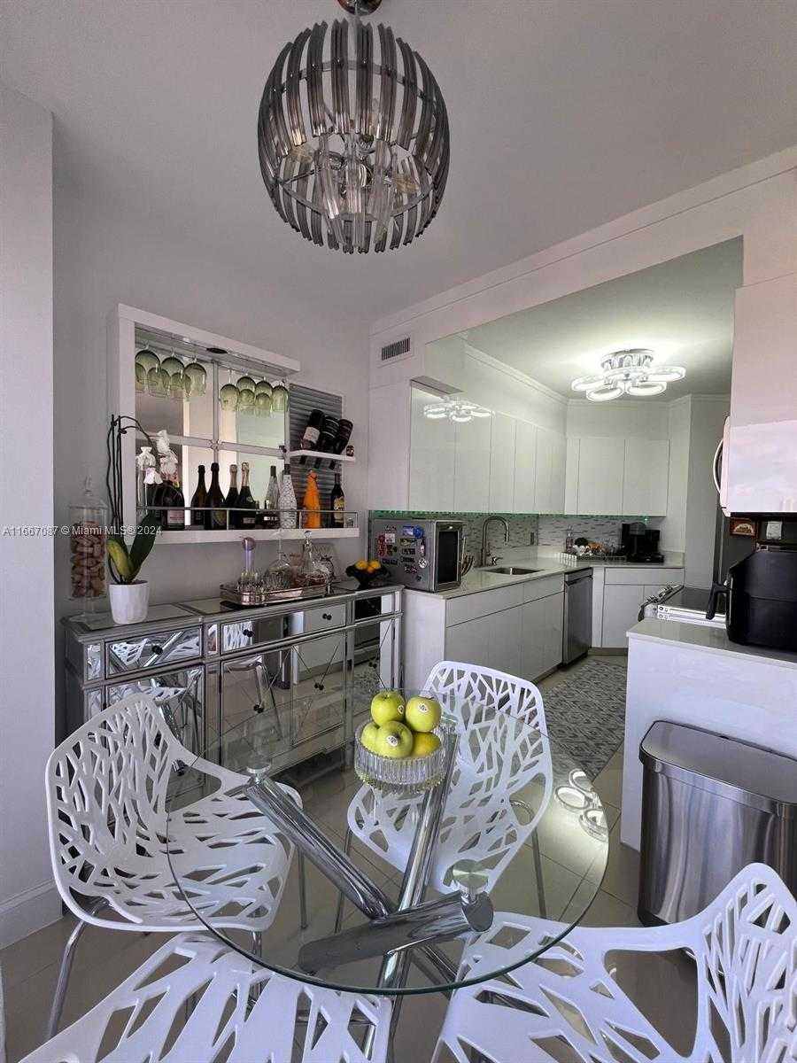Small Image of 3610 YACHT CLUB DR #912, Aventura Number 9