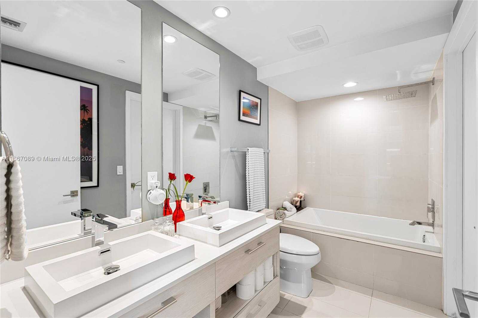 Small Image of 45 SOUTH WEST 9TH ST #4007, Miami Number 22