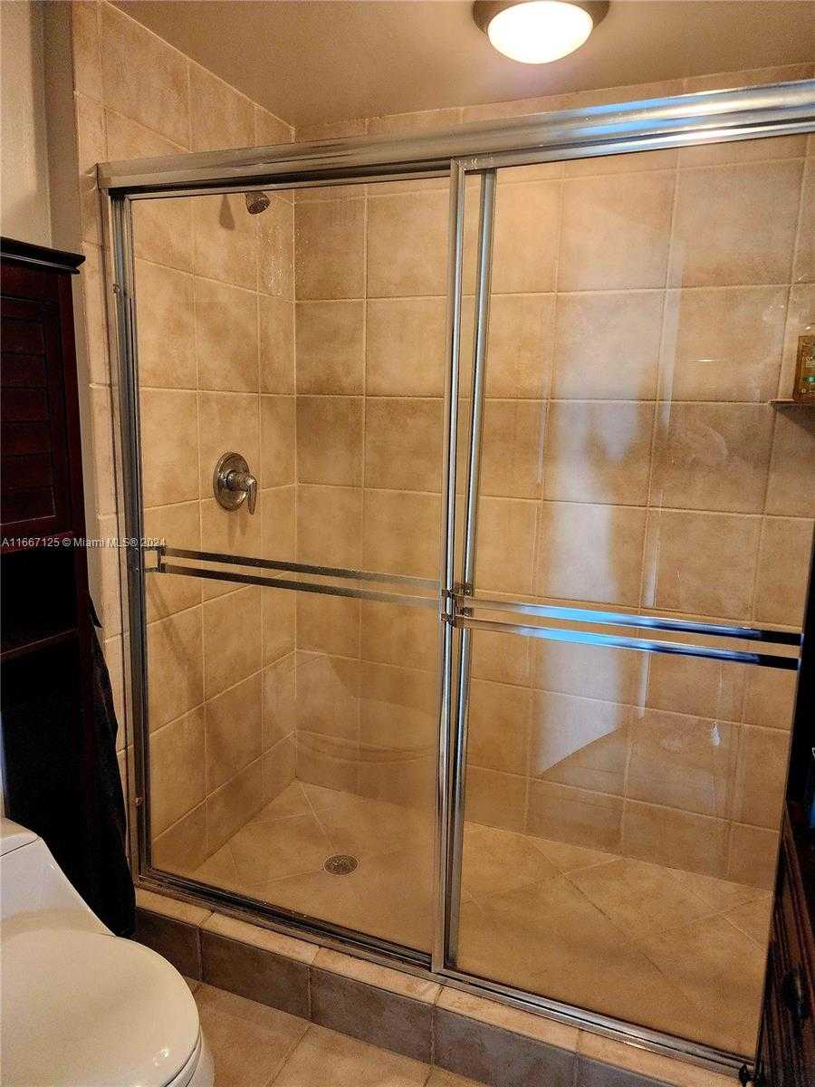 Small Image of 18101 COLLINS AVE #4106 + Cabana, Sunny Isles Beach Number 64