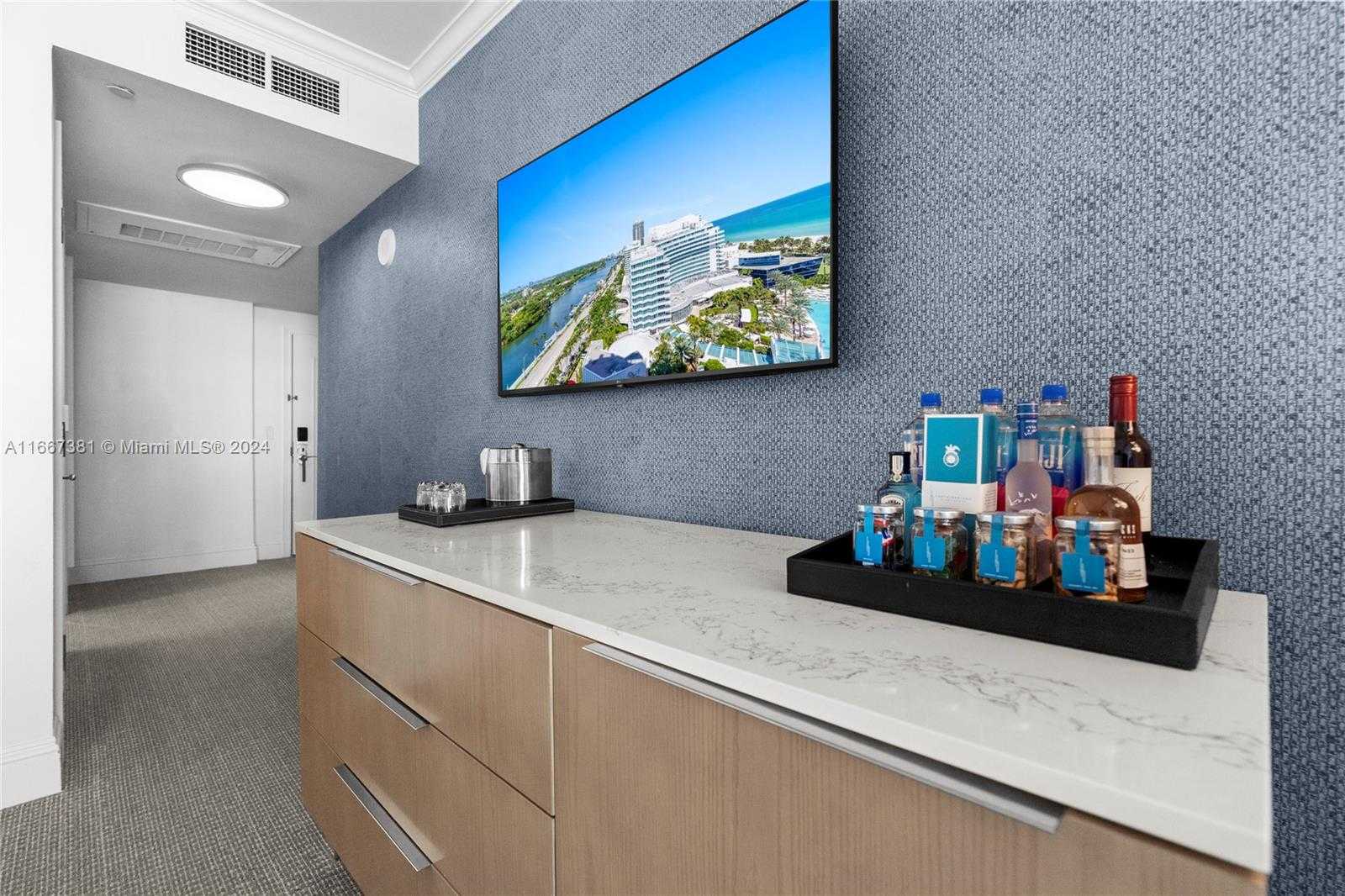 Small Image of 4401 COLLINS AVE #1709, Miami Beach Number 16