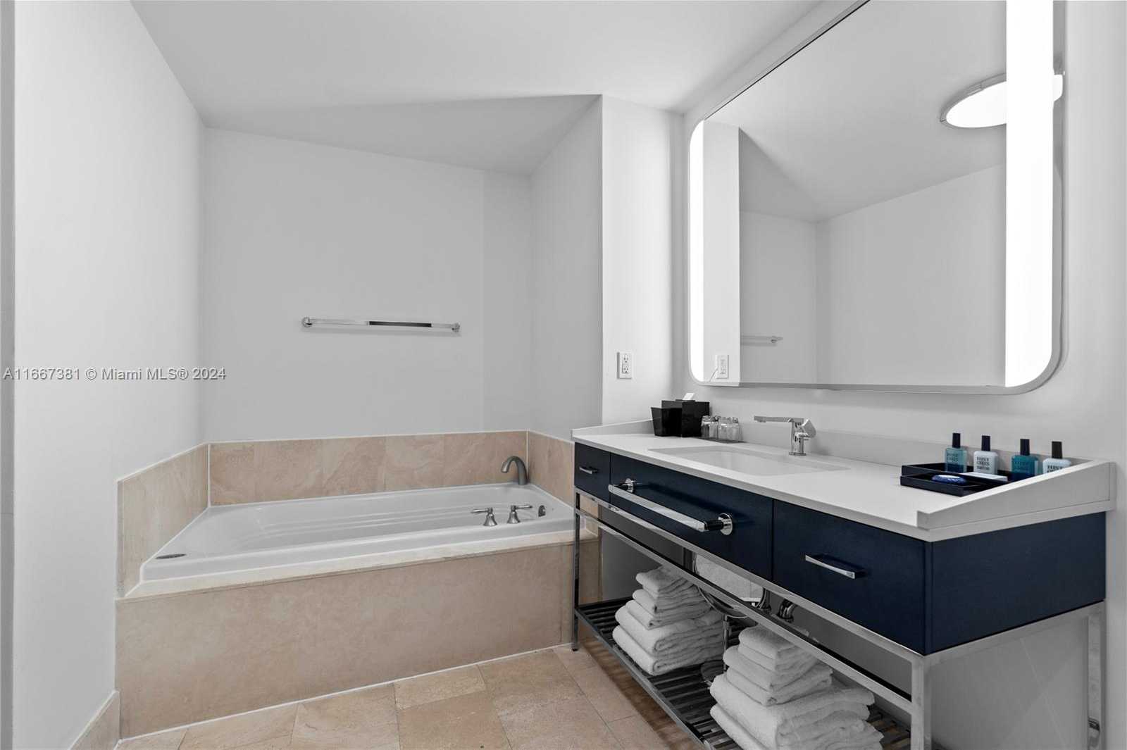 Small Image of 4401 COLLINS AVE #1709, Miami Beach Number 21