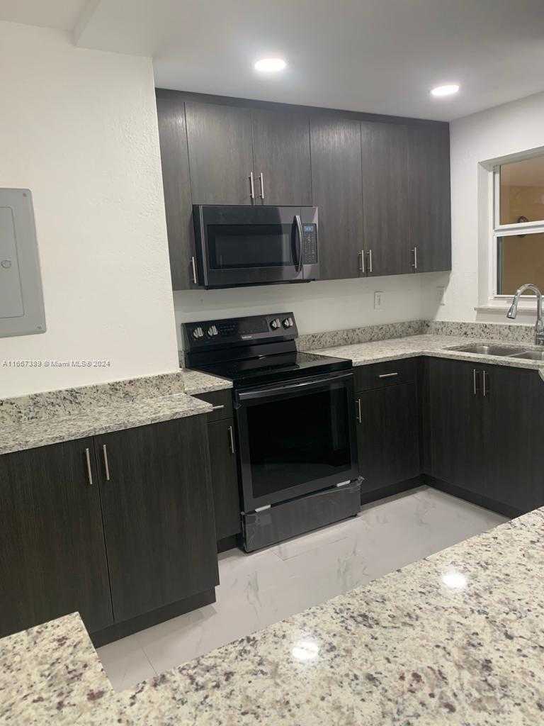 Small Image of 8810 FONTAINEBLEAU BLVD #115, Miami Number 12