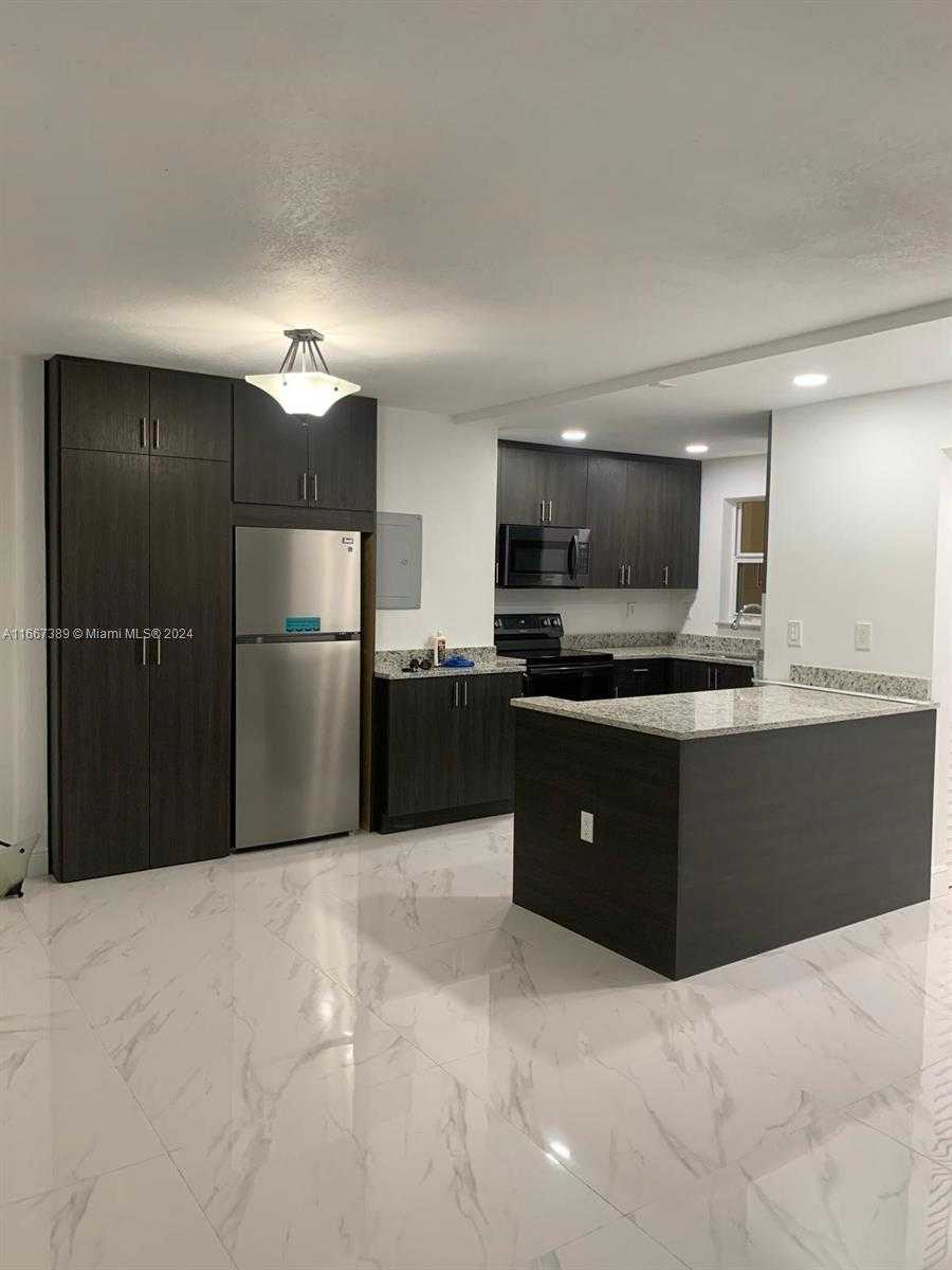 Small Image of 8810 FONTAINEBLEAU BLVD #115, Miami Number 22
