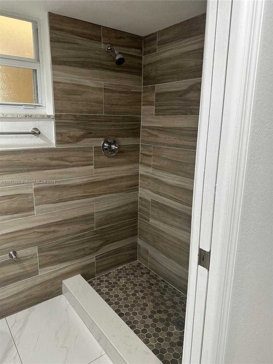 Small Image of 8810 FONTAINEBLEAU BLVD #115, Miami Number 27