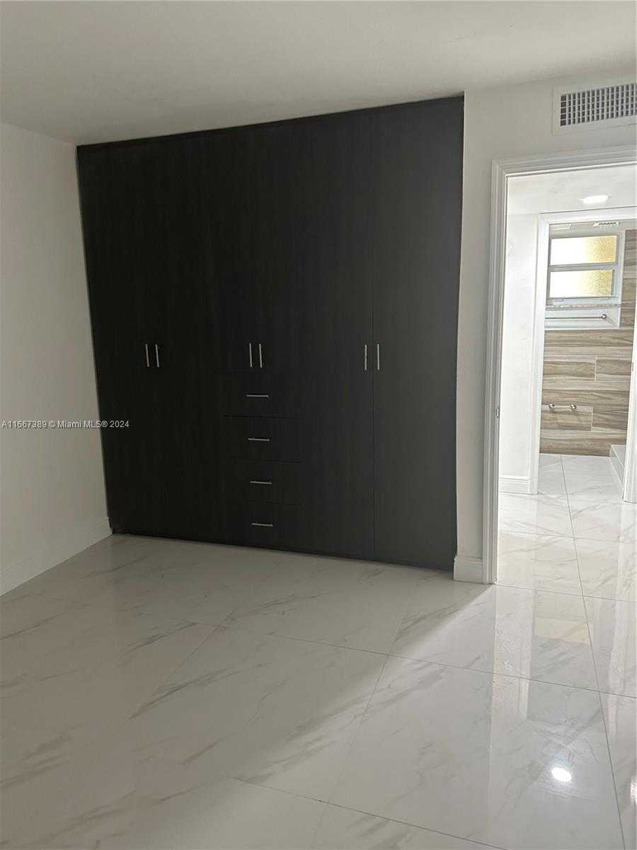 Small Image of 8810 FONTAINEBLEAU BLVD #115, Miami Number 30