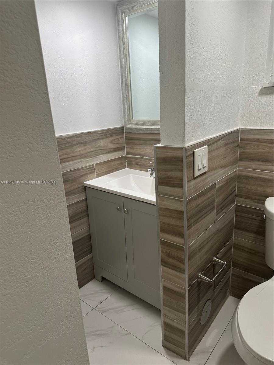 Small Image of 8810 FONTAINEBLEAU BLVD #115, Miami Number 36