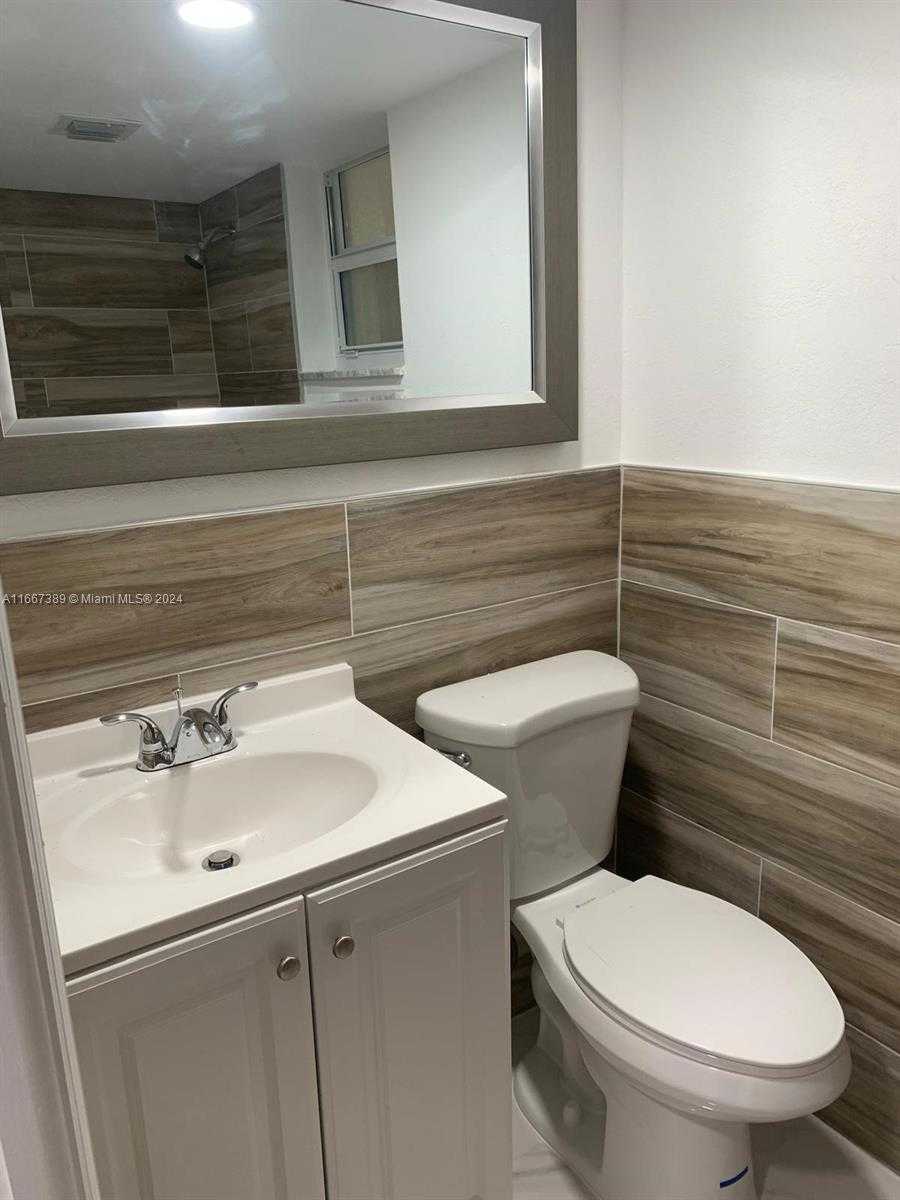 Small Image of 8810 FONTAINEBLEAU BLVD #115, Miami Number 40