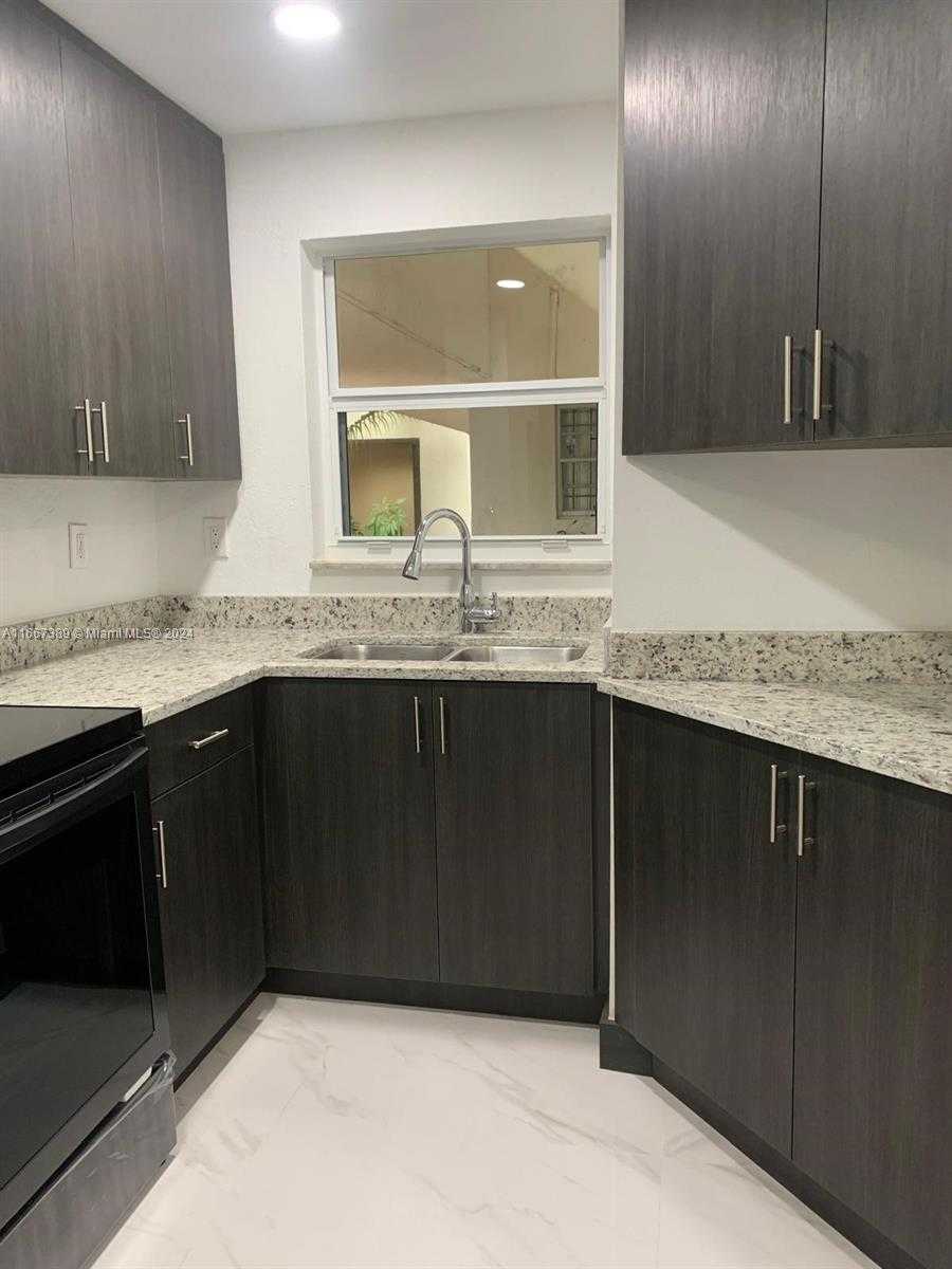 Small Image of 8810 FONTAINEBLEAU BLVD #115, Miami Number 7