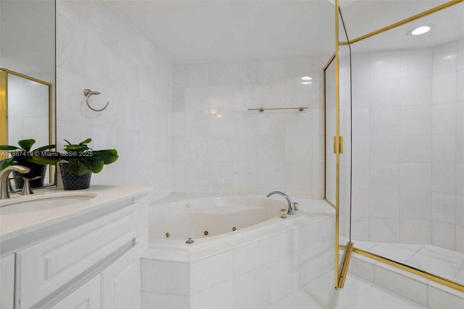Small Image of 6301 COLLINS AVE #1005, Miami Beach Number 29