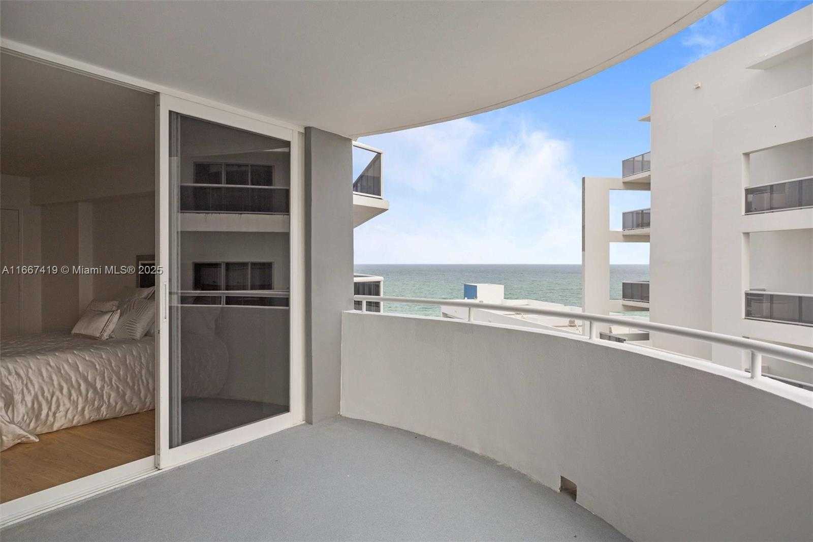 Small Image of 6301 COLLINS AVE #1005, Miami Beach Number 31