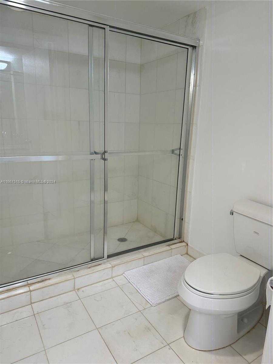 Small Image of 3400 #206, Aventura Number 11