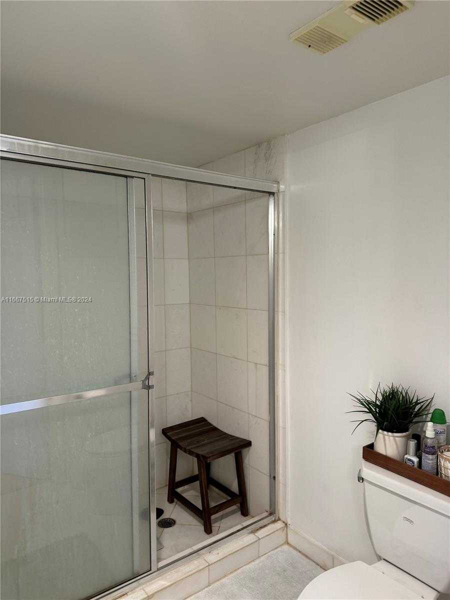 Small Image of 3400 #206, Aventura Number 14