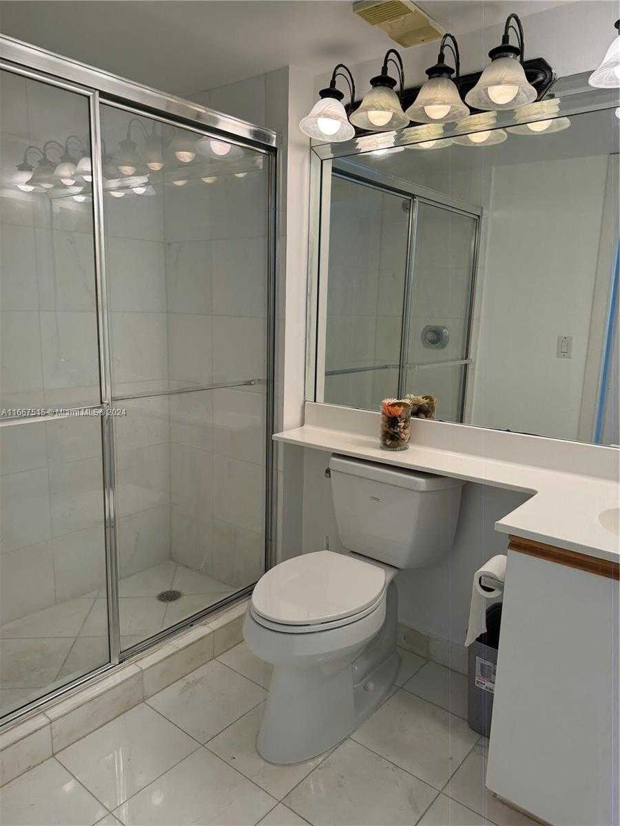 Small Image of 3400 #206, Aventura Number 17