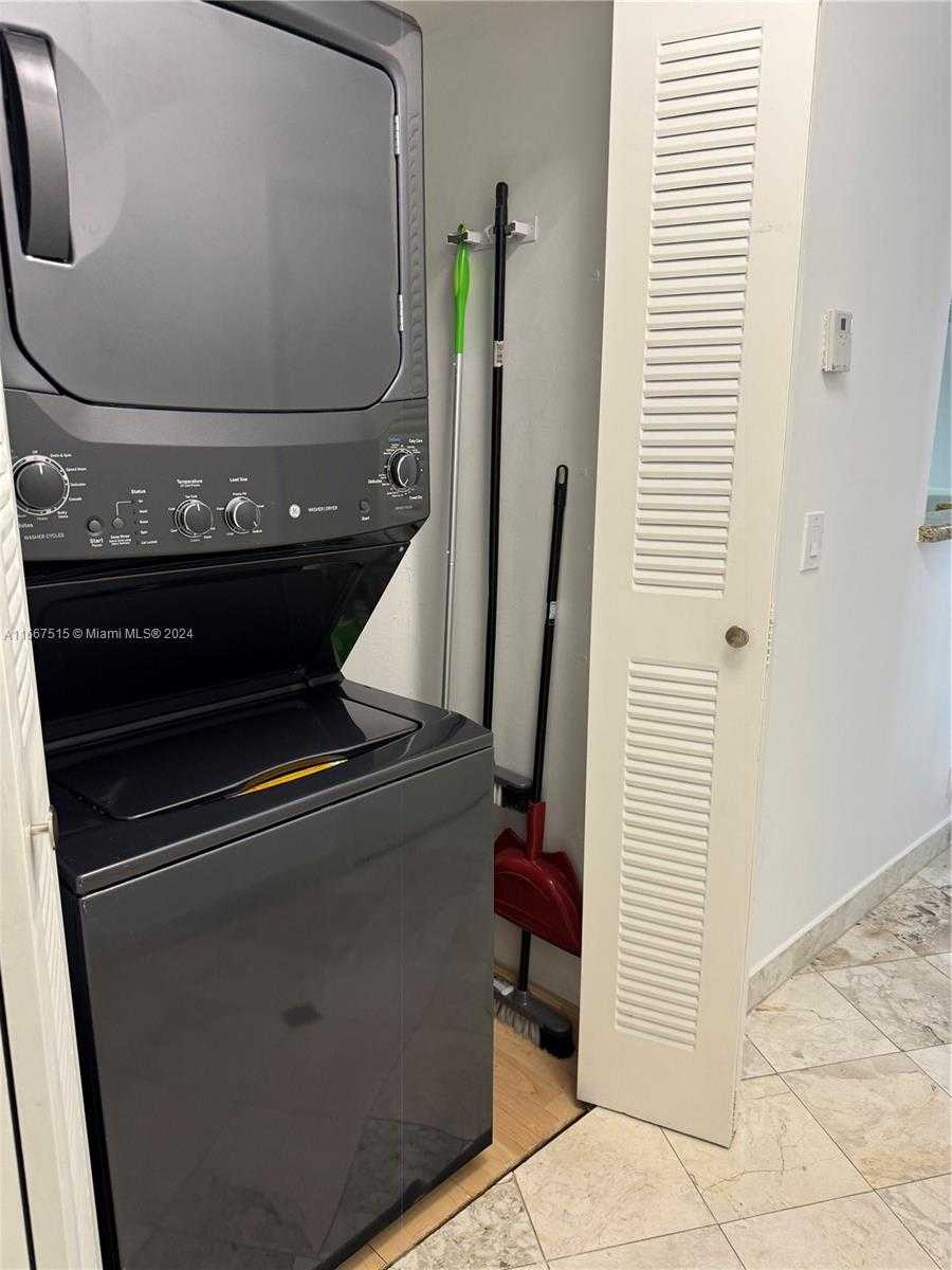 Small Image of 3400 #206, Aventura Number 19