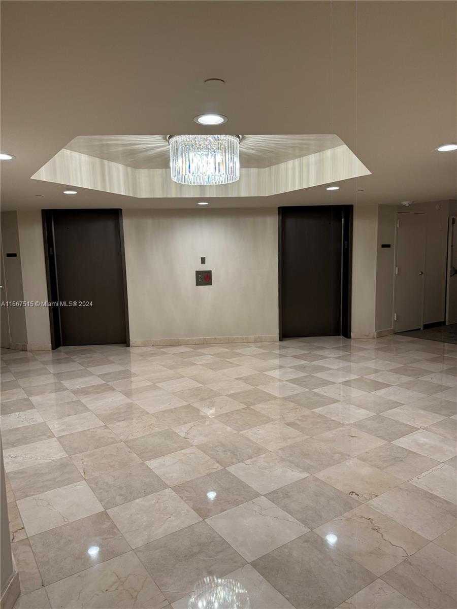 Small Image of 3400 #206, Aventura Number 26
