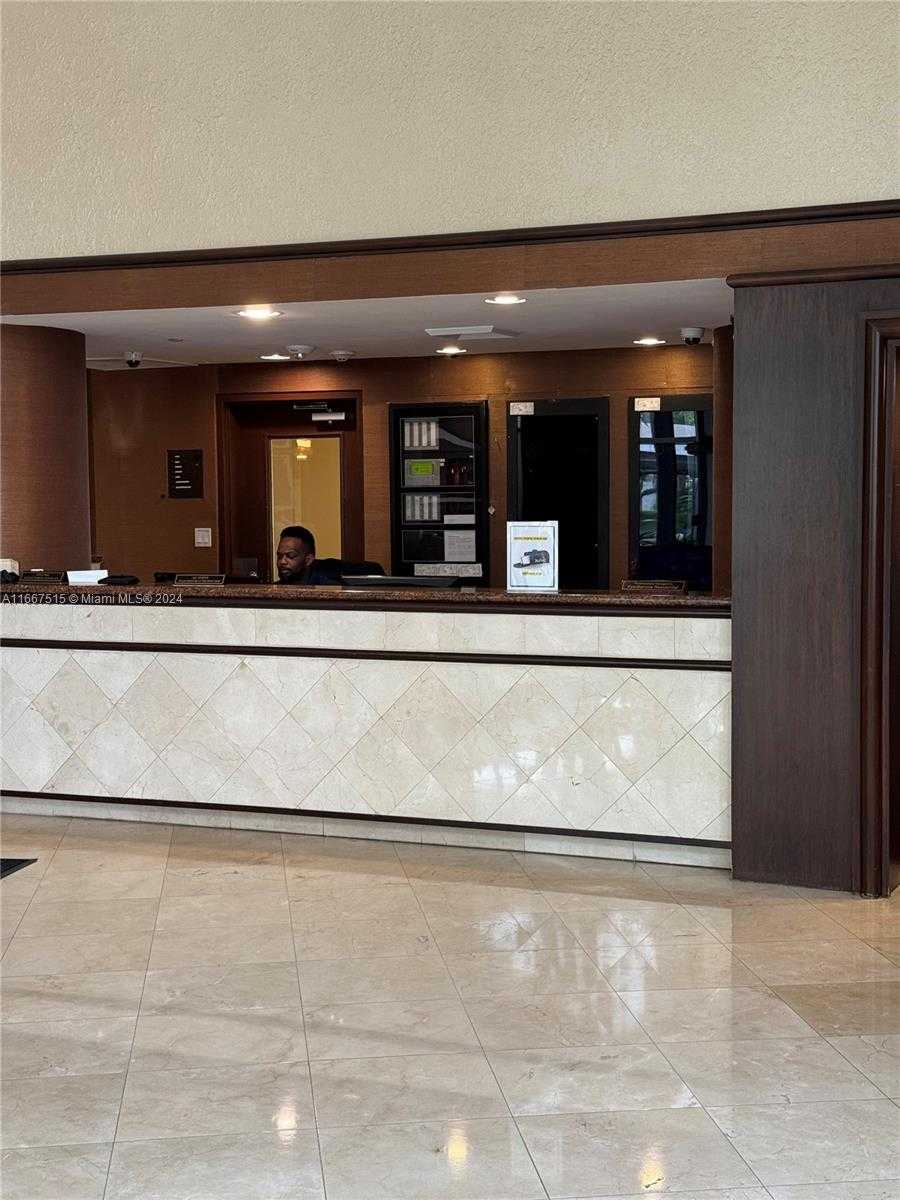 Small Image of 3400 #206, Aventura Number 28