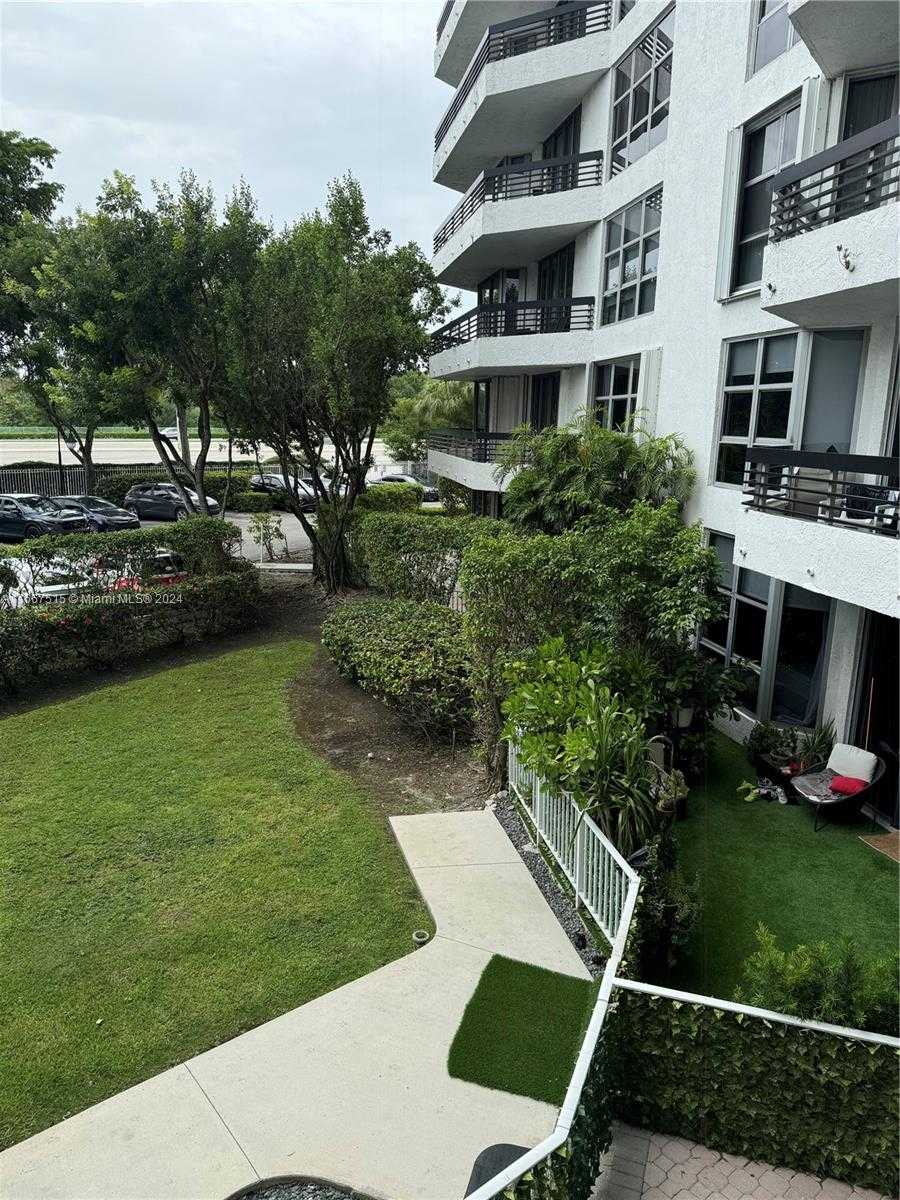 Small Image of 3400 #206, Aventura Number 3