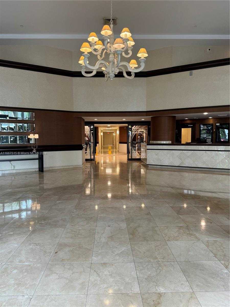 Small Image of 3400 #206, Aventura Number 31