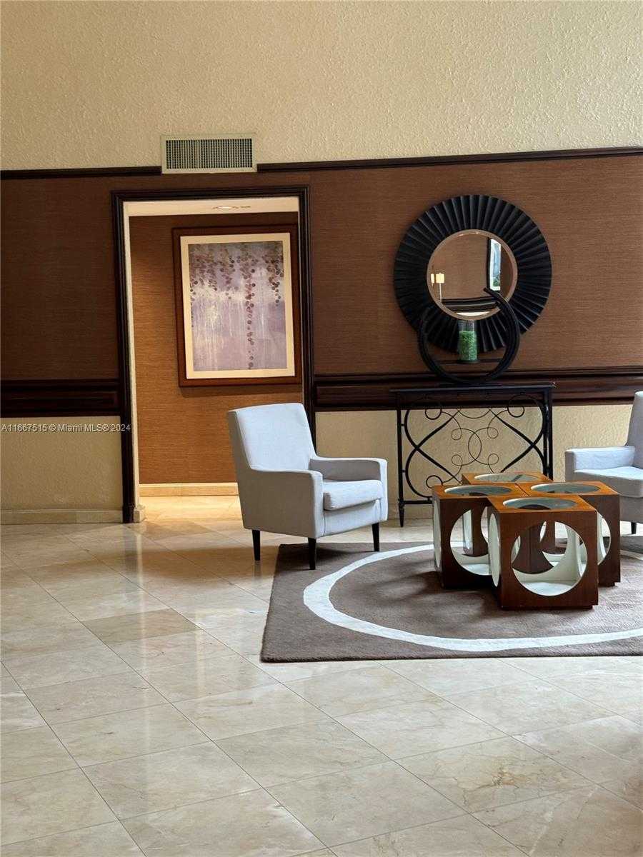 Small Image of 3400 #206, Aventura Number 32