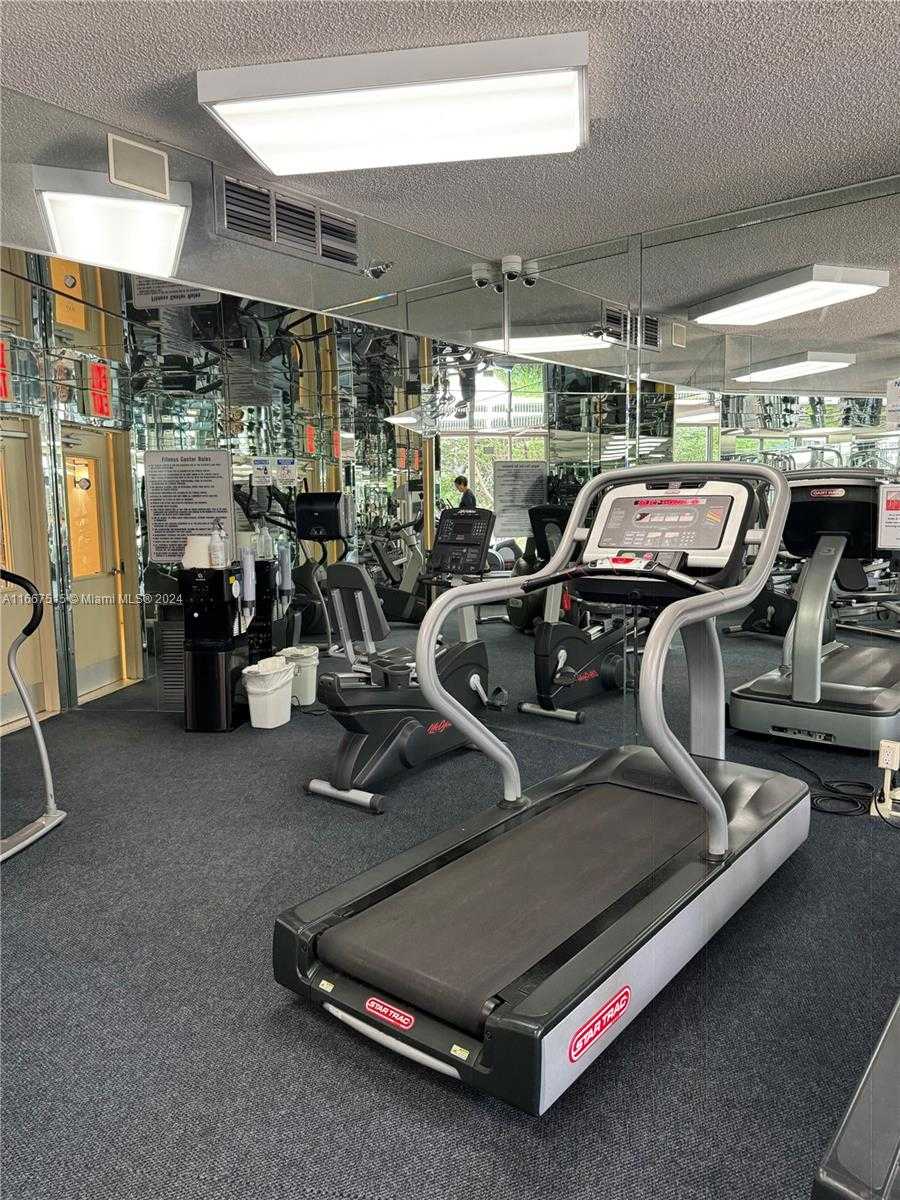 Small Image of 3400 #206, Aventura Number 34
