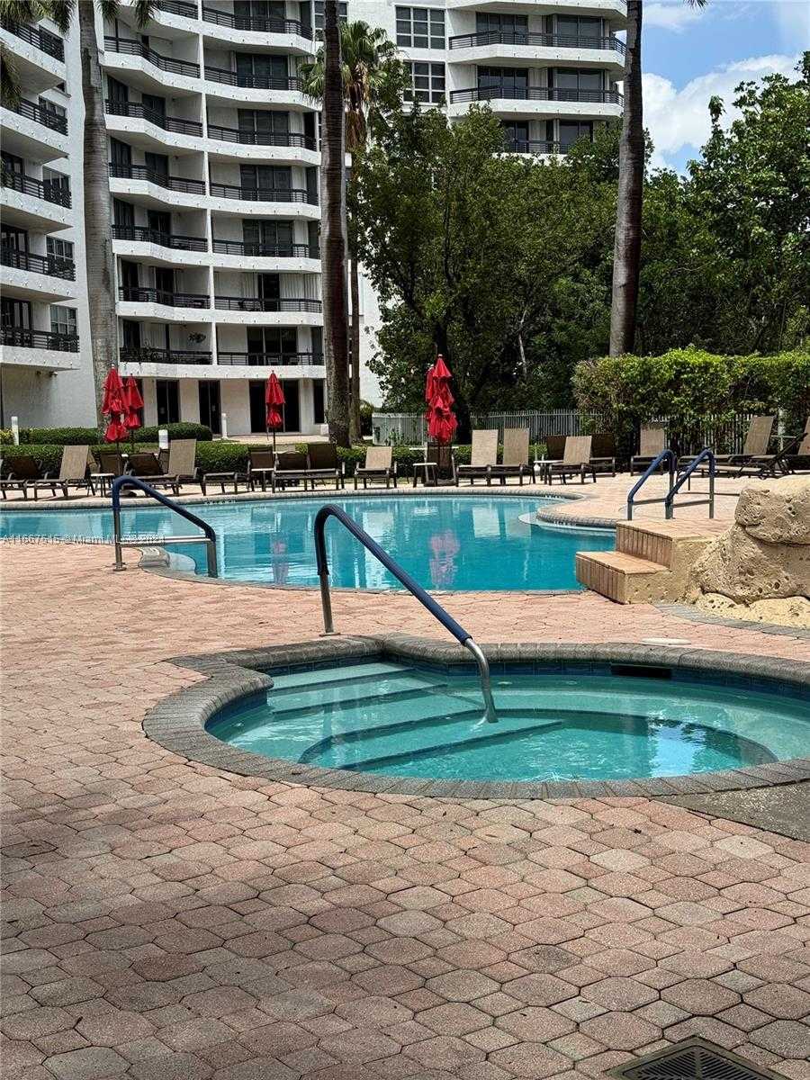 Small Image of 3400 #206, Aventura Number 38