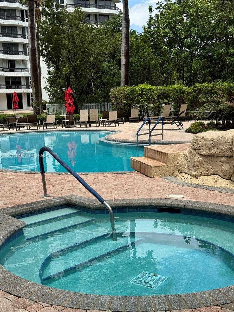 Small Image of 3400 #206, Aventura Number 39
