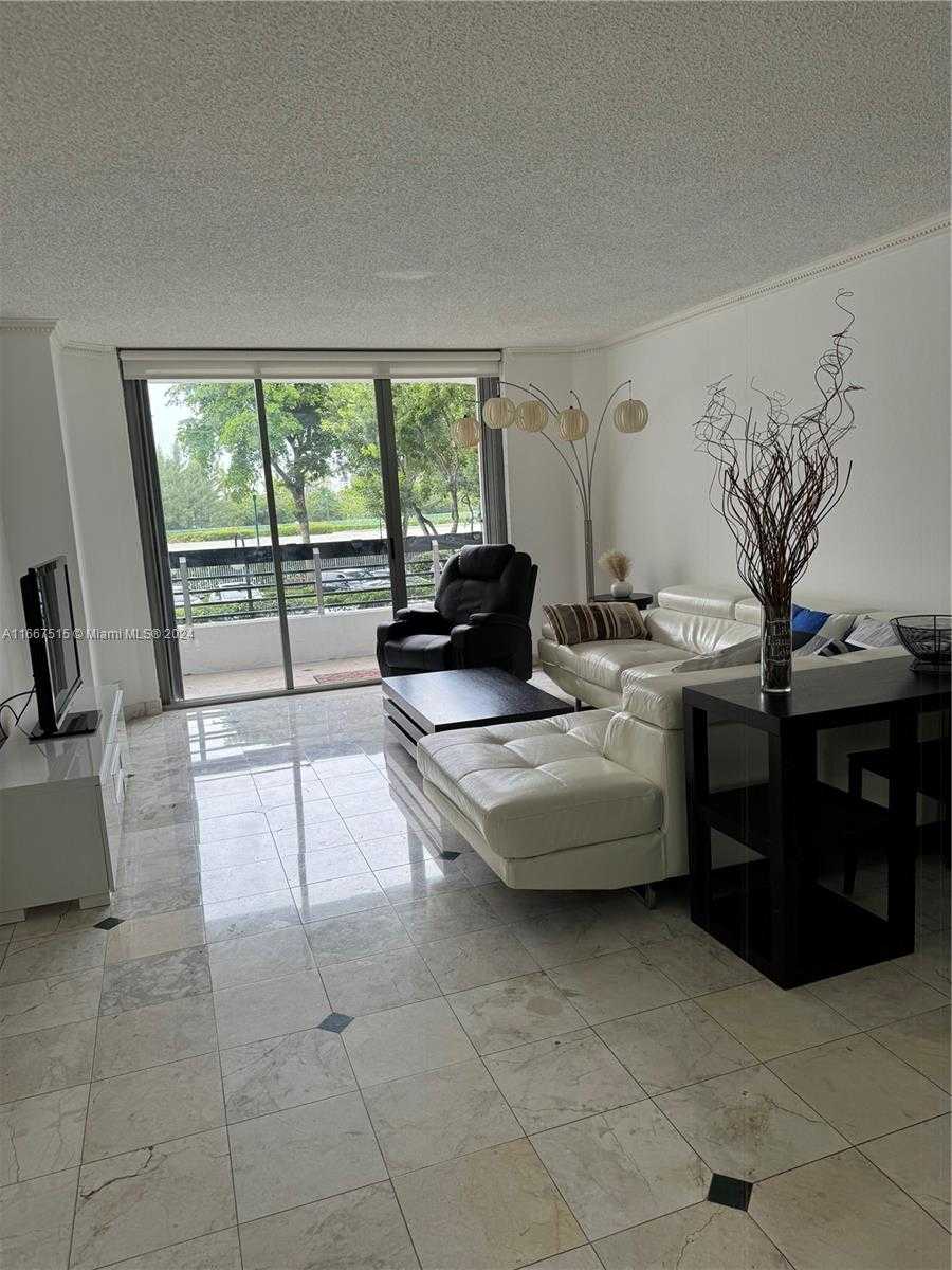 Small Image of 3400 #206, Aventura Number 5