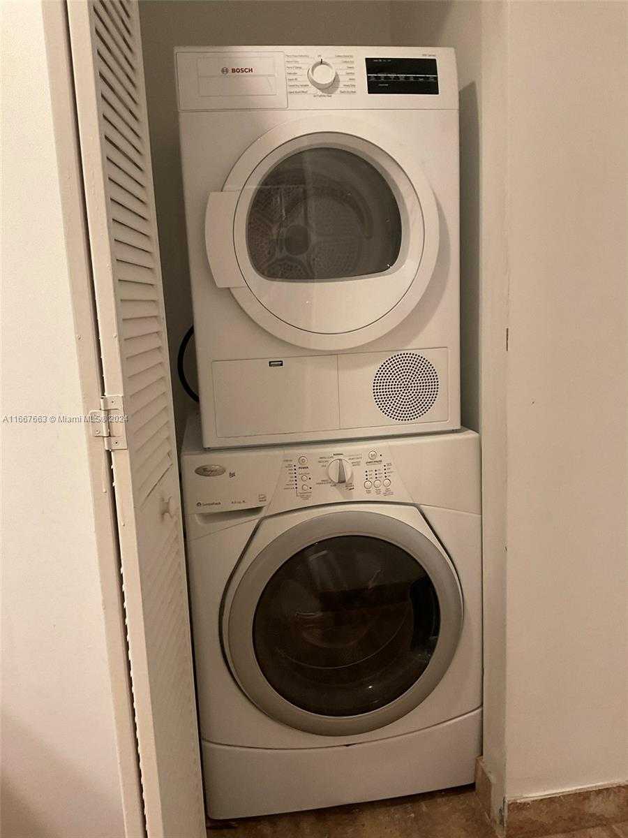 Small Image of 300 SOUTH BISCAYNE BLVD #T-1703, Miami Number 11