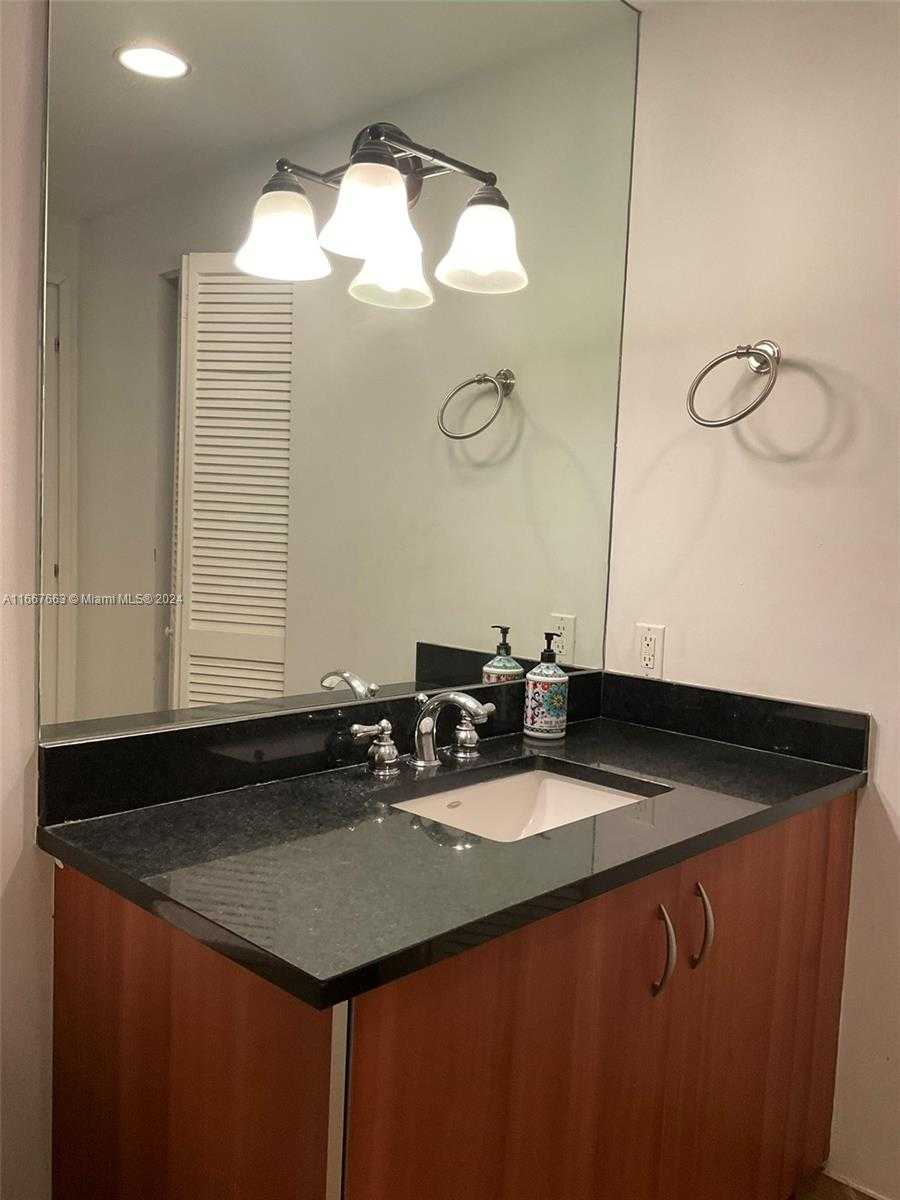 Small Image of 300 SOUTH BISCAYNE BLVD #T-1703, Miami Number 12