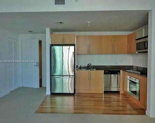 Small Image of 300 SOUTH BISCAYNE BLVD #T-1703, Miami Number 4