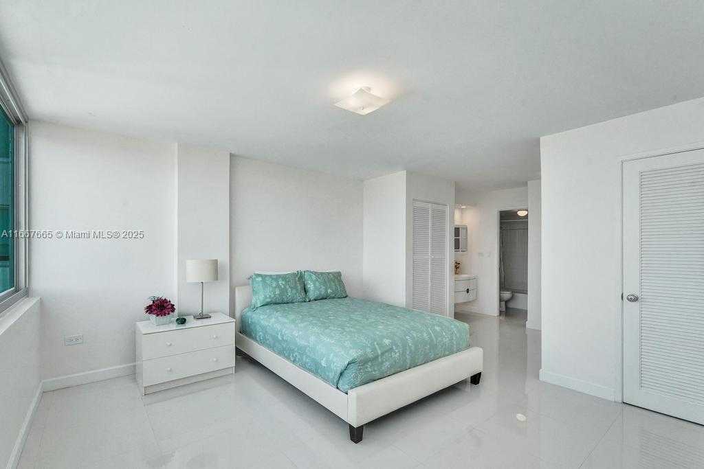 Small Image of 7135 COLLINS AVE #1723, Miami Beach Number 11