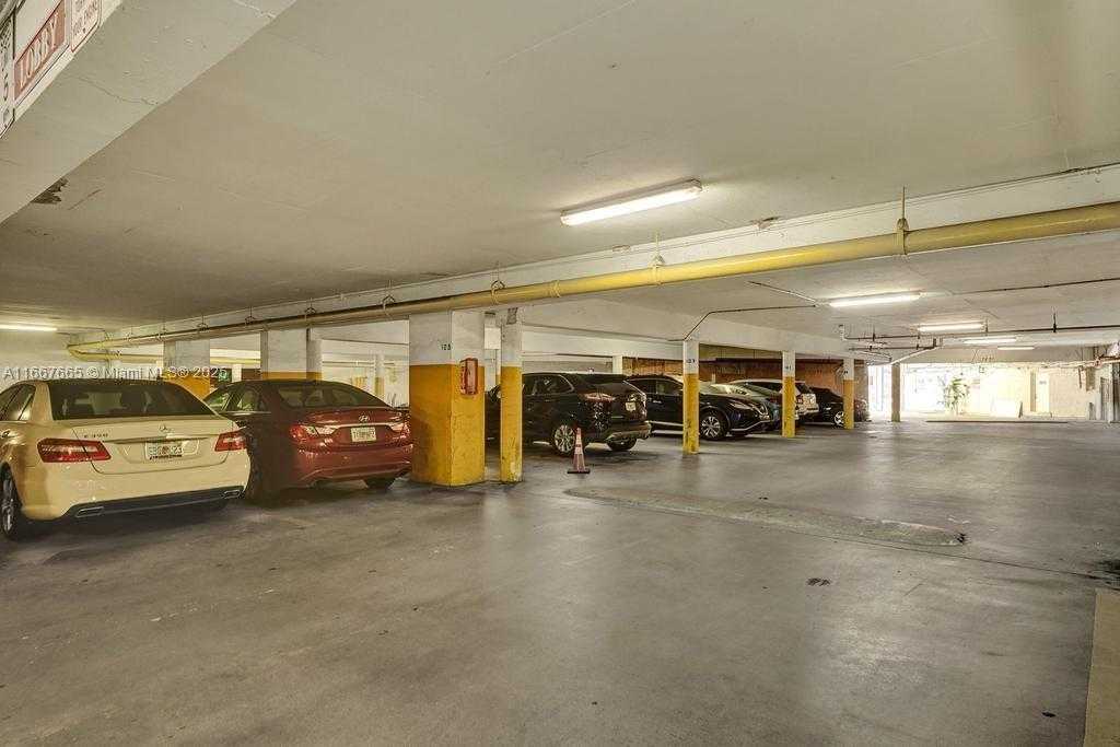Small Image of 7135 COLLINS AVE #1723, Miami Beach Number 26