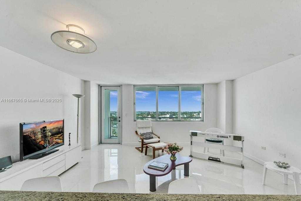 Small Image of 7135 COLLINS AVE #1723, Miami Beach Number 4