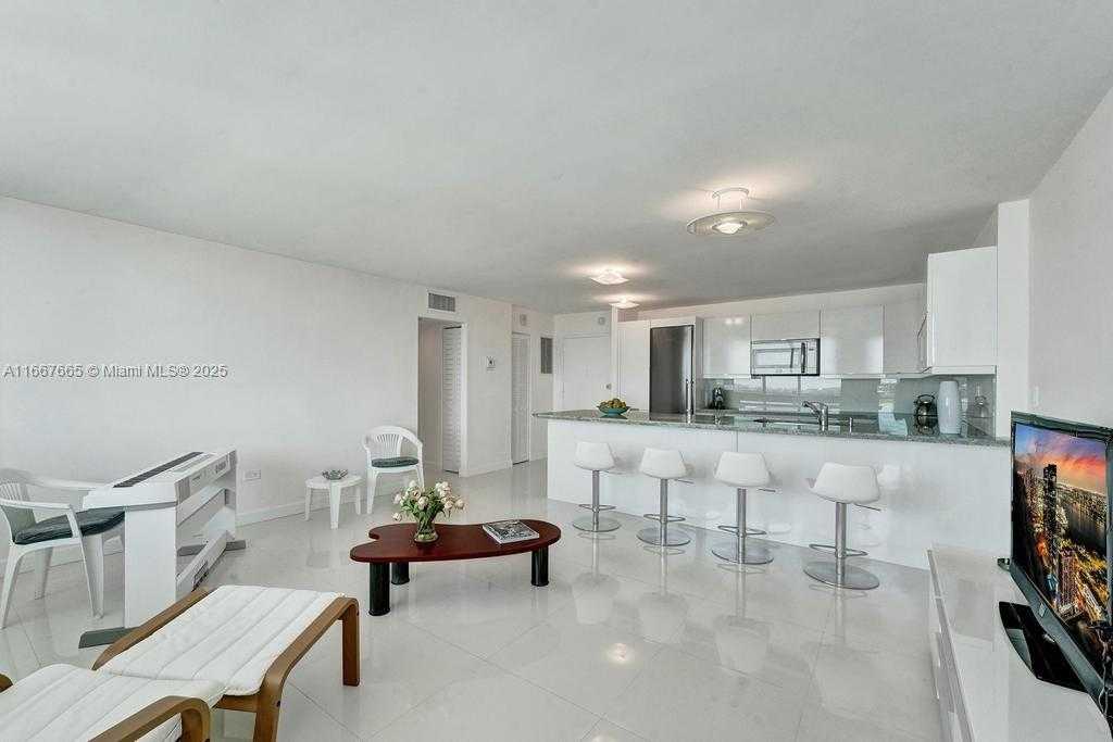 Small Image of 7135 COLLINS AVE #1723, Miami Beach Number 5