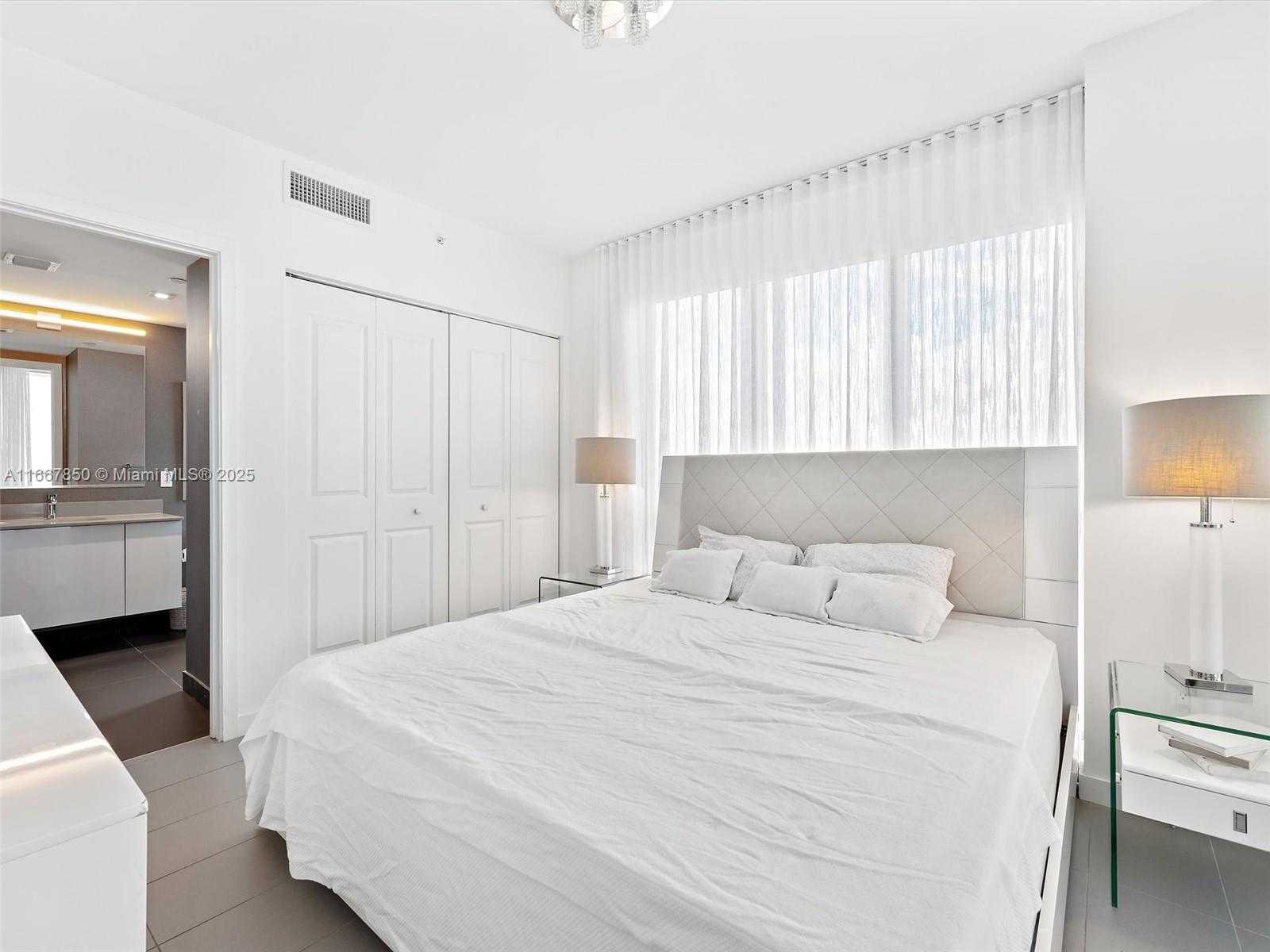 Small Image of 1600 NORTH EAST 1ST AVE #2816, Miami Number 7
