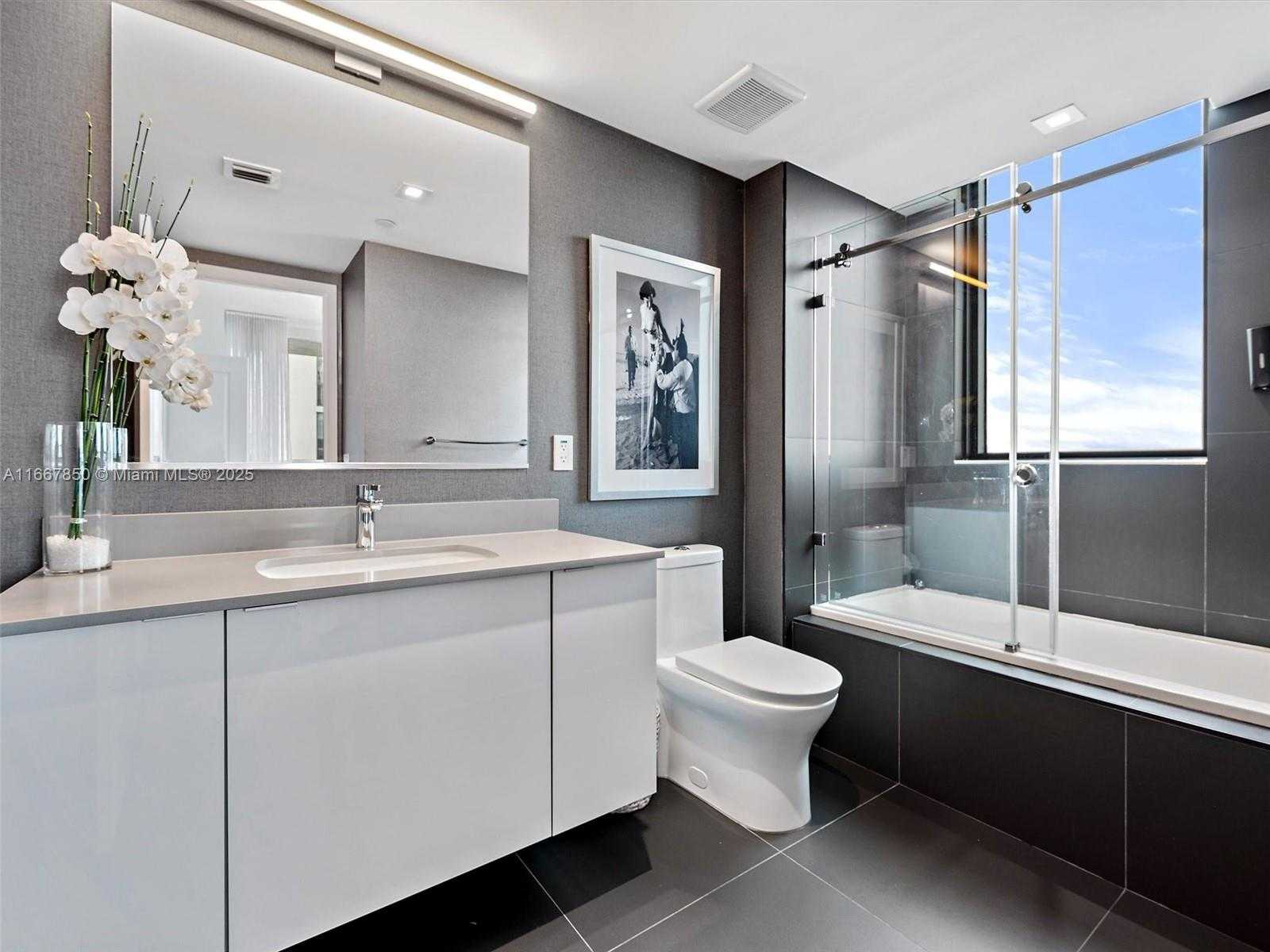 Small Image of 1600 NORTH EAST 1ST AVE #2816, Miami Number 9