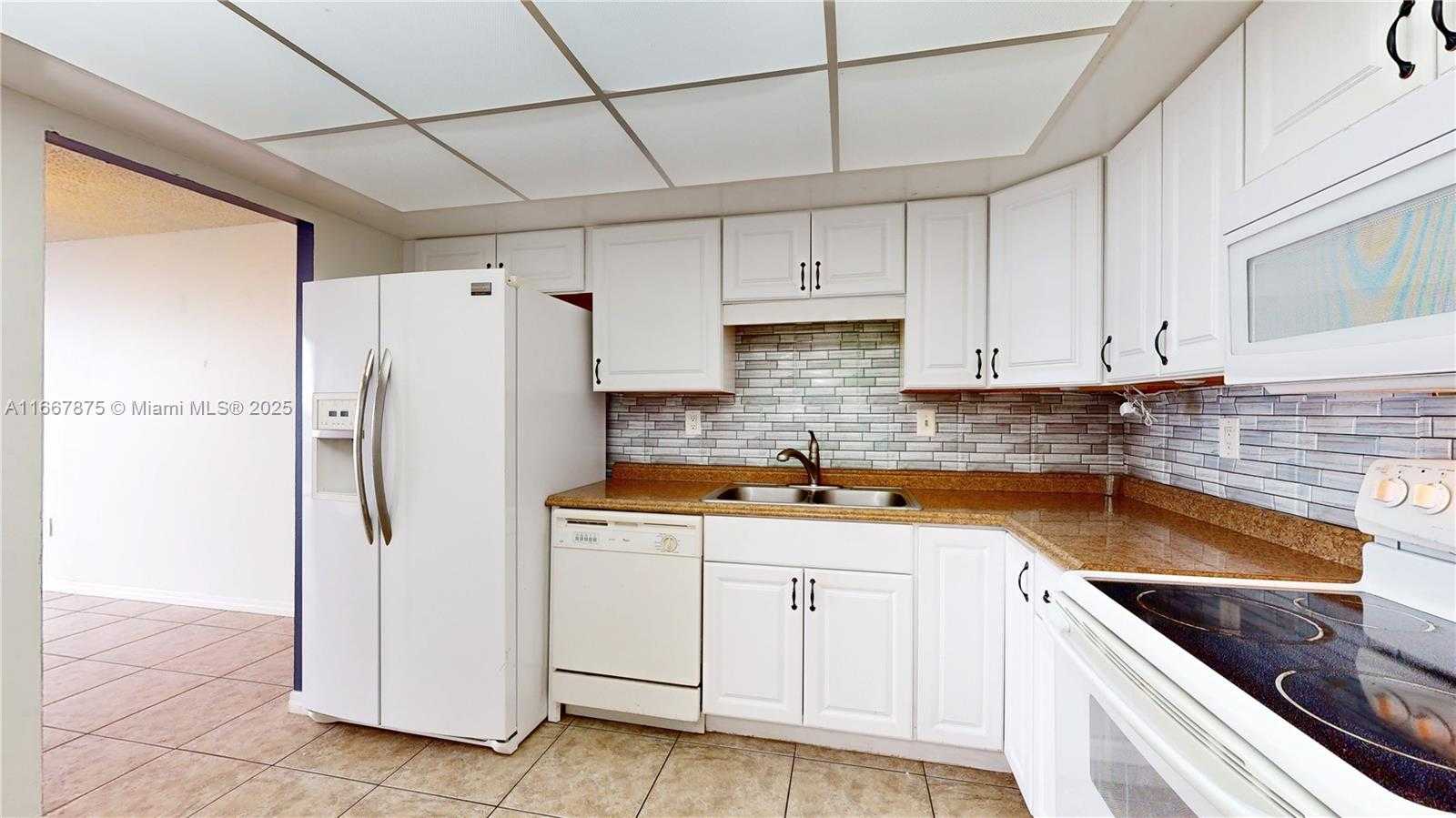 Small Image of 18011 BISCAYNE BLVD #903, Aventura Number 13