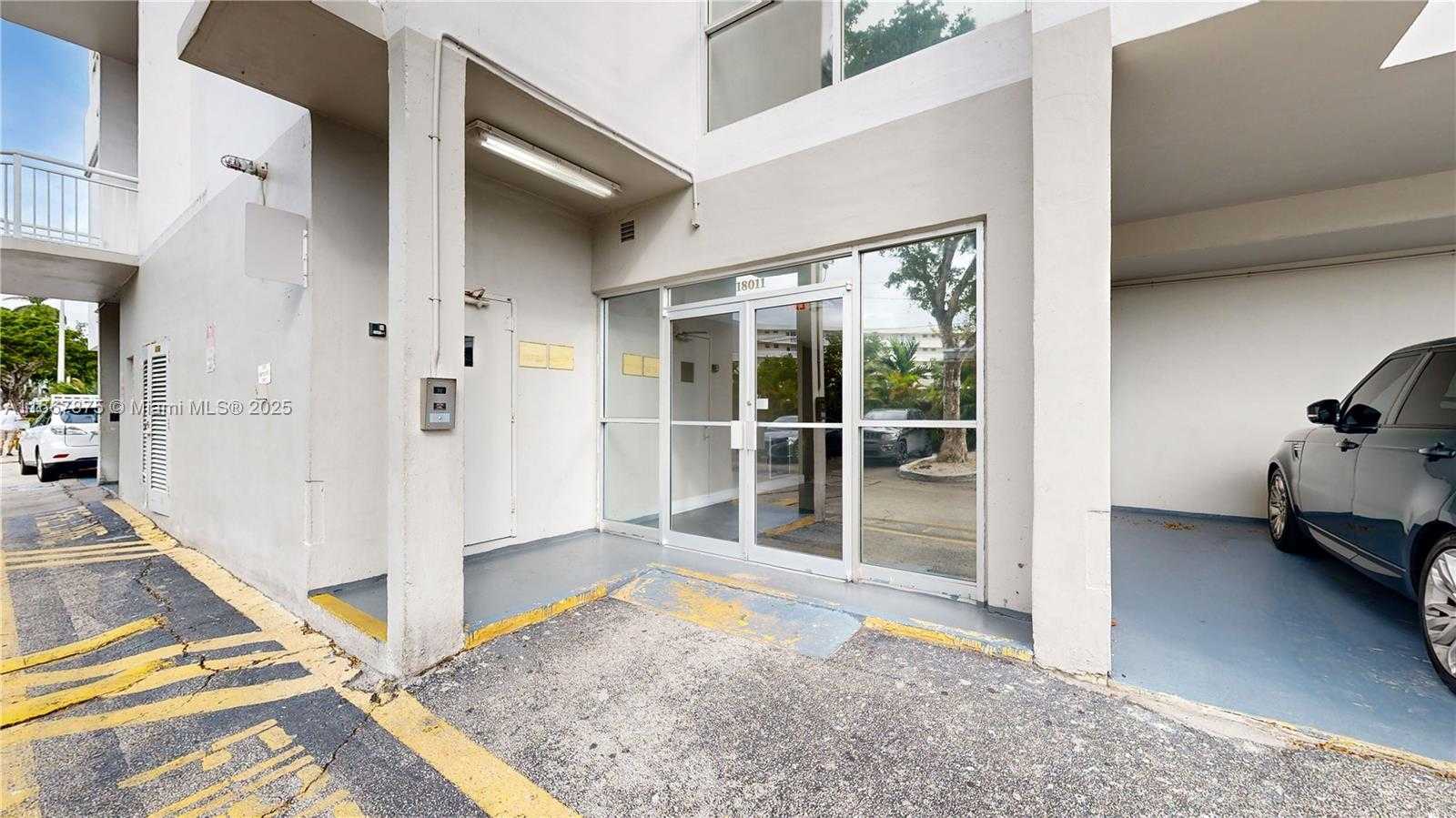 Small Image of 18011 BISCAYNE BLVD #903, Aventura Number 24