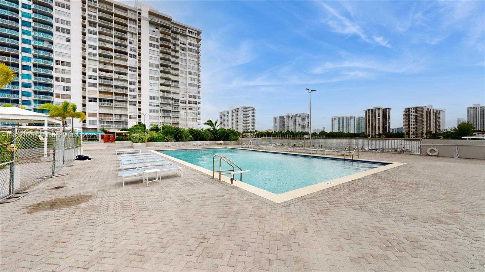 Small Image of 18011 BISCAYNE BLVD #903, Aventura Number 4